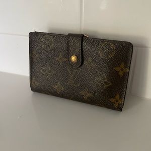 Authentic Vintage Louis Vuitton Kisslock Monogram Wallet